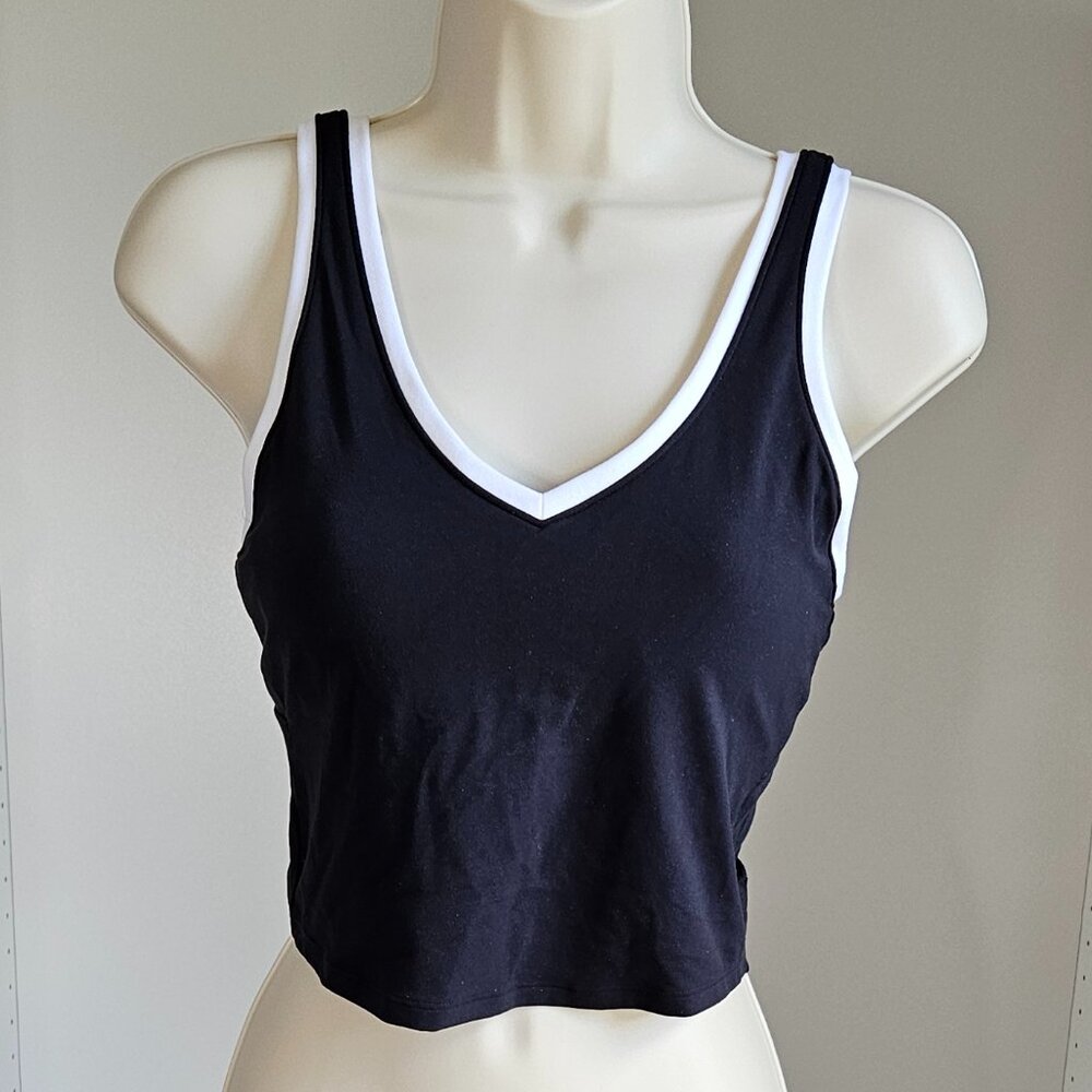 All In Motion™ Women's Everyday Soft Light Support V-Neck Cropped Sports Bra S